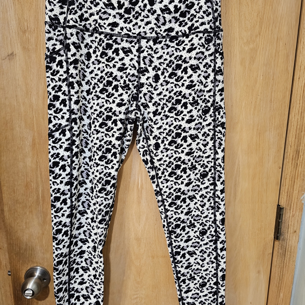 ZYIA Black and White Leopard Print Leggings